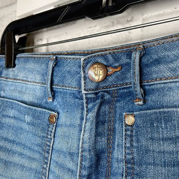 True Freedom Cuffed Jean Shorts Size 7 Medium Large - Picture 3 of 7